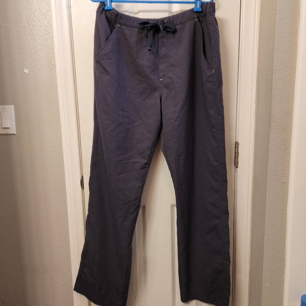 Figs pants XL